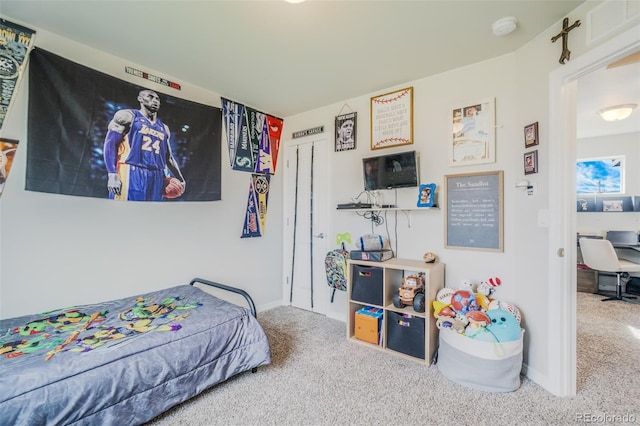 view of carpeted bedroom