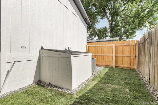 8497 Madison Way, Denver, CO 80229 - view of yard