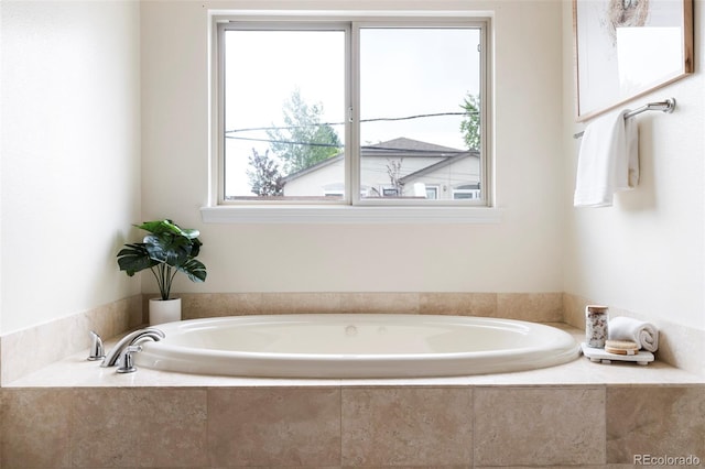 538 Cook St, Denver, CO 80206 - full bath featuring a bath
