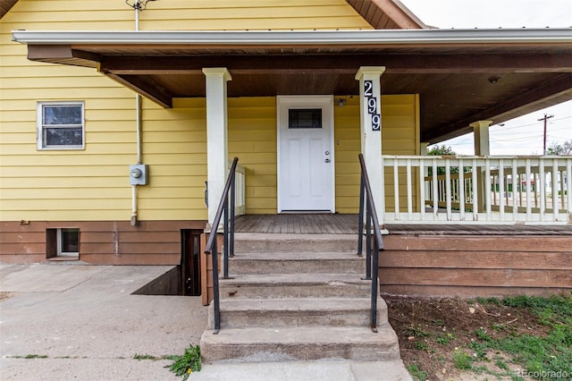 299 4th Ave, Limon, CO 80828 - doorway to property featuring a porch