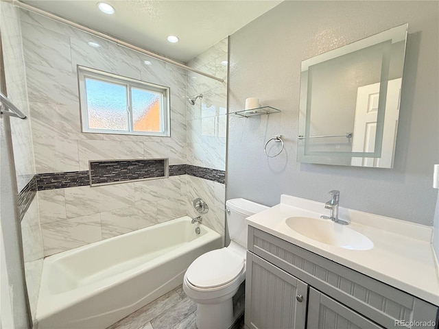 2533 E 90th Pl, Thornton, CO 80229 - full bath with toilet, washtub / shower combination, and vanity