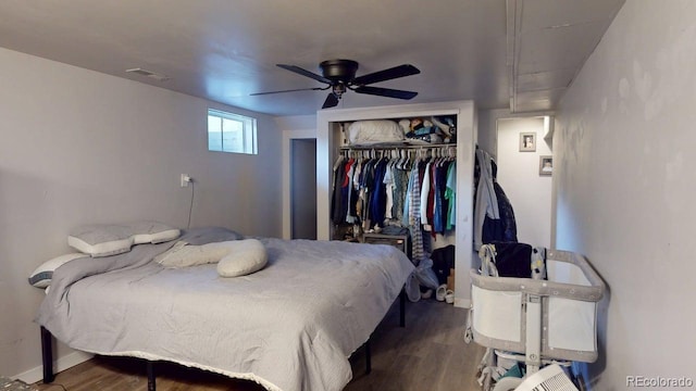 2533 E 90th Pl, Thornton, CO 80229 - bedroom featuring a ceiling fan, a closet, wood finished floors, and visible vents