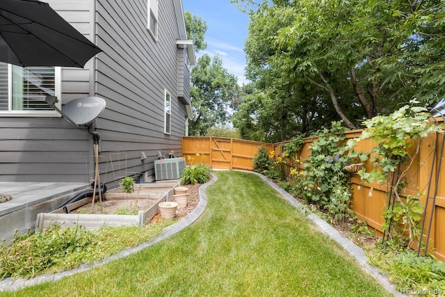 6772 Tiger Tooth, Littleton, CO 80124 - fenced backyard featuring a garden