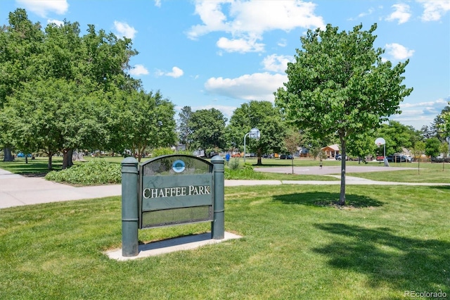 4465 N Umatilla St, Denver, CO 80211 - view of home's community with a lawn