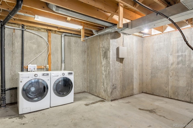 basement featuring independent washer and dryer