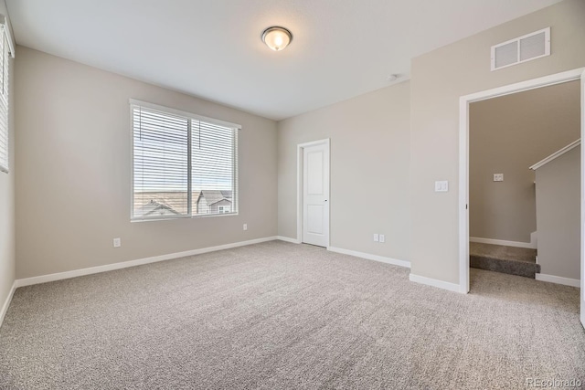 view of carpeted spare room