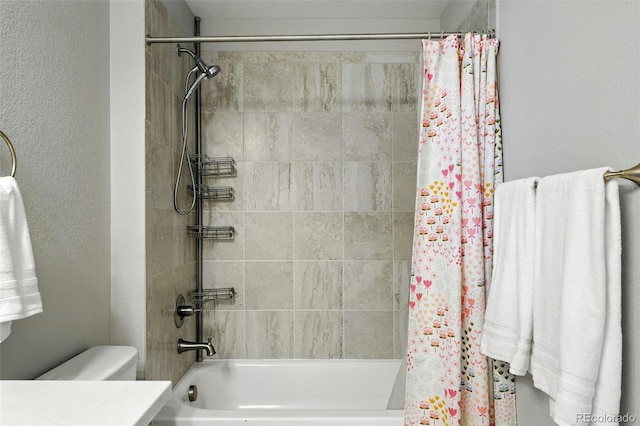 12554 Hudson Ct, Thornton, CO 80241 - full bath featuring shower / tub combo with curtain and vanity