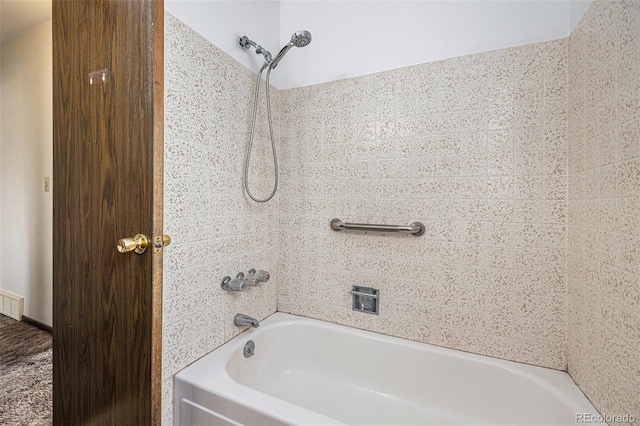 726 Mobile St, Aurora, CO 80011 - bathroom featuring shower / bathtub combination
