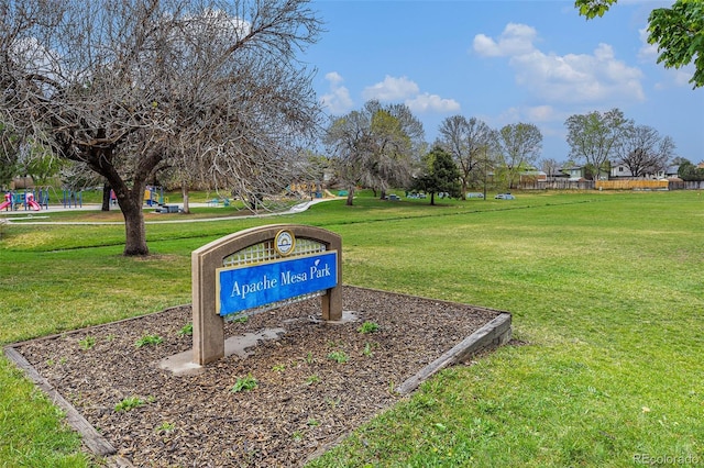 726 Mobile St, Aurora, CO 80011 - view of home's community with a lawn