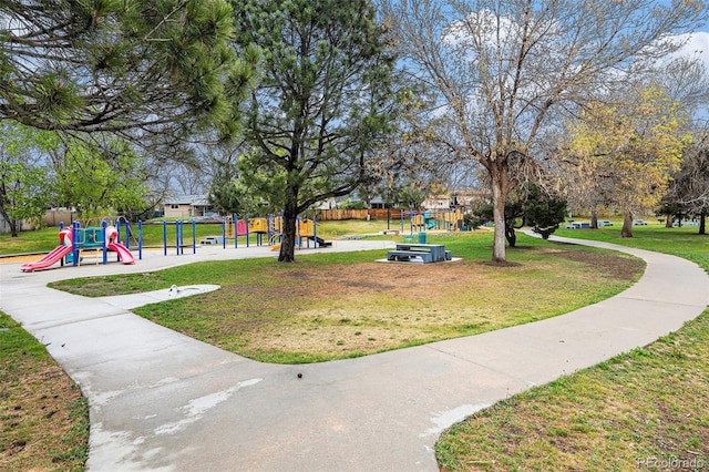 726 Mobile St, Aurora, CO 80011 - view of property's community featuring a lawn