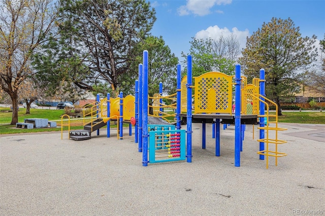 726 Mobile St, Aurora, CO 80011 - view of community play area