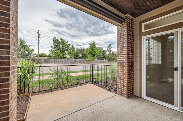 606 E Dry Creek Pl, Littleton, CO 80122 - view of patio / terrace