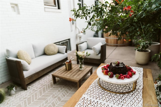balcony featuring a patio and an outdoor hangout area