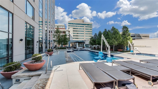1133 14th St Unit 4150, Denver, CO 80202 - community pool with a patio area