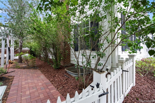 8721 E 23rd Ave, Denver, CO 80238 - view of yard with a patio area