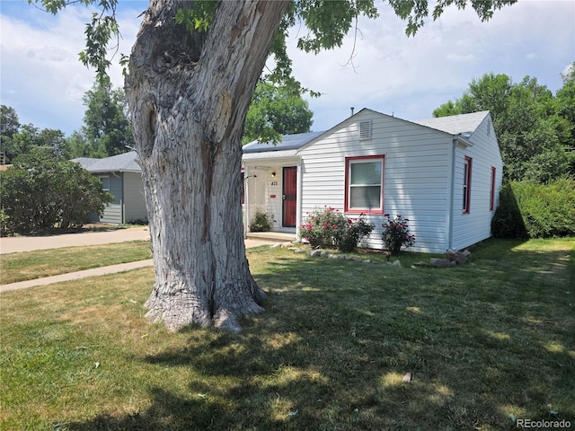 475 Tennyson St, Denver, CO 80204 - view of front of house featuring a front yard