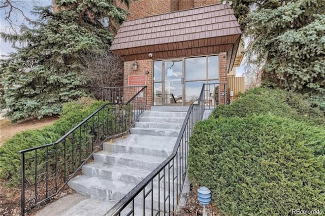 4110 Hale Pkwy Unit 5G, Denver, CO 80220 - entrance to property featuring mansard roof