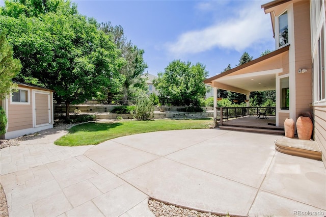 17672 E Weaver Pl, Aurora, CO 80016 - view of patio featuring a storage unit