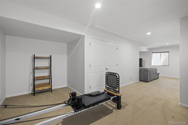 workout area featuring carpet, recessed lighting, and baseboards