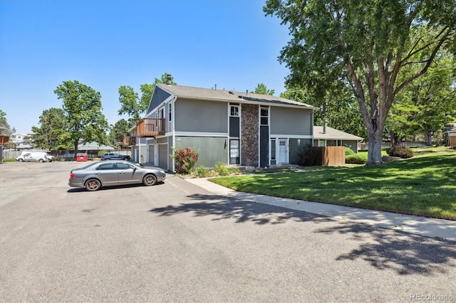 view of front of house with a front lawn