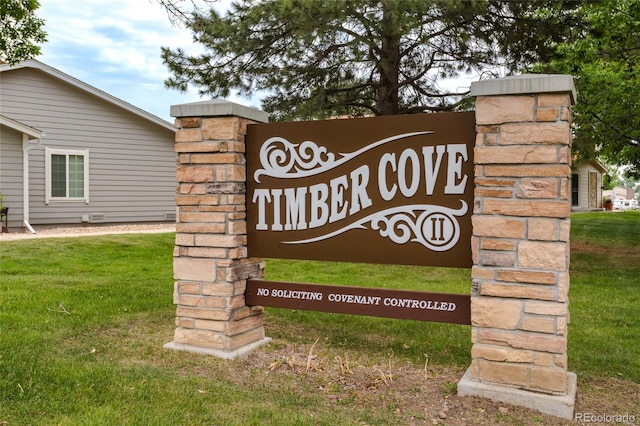 8463 Everett Way Unit B, Arvada, CO 80005 - community / neighborhood sign featuring a lawn