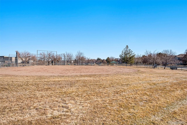 view of yard featuring a rural view