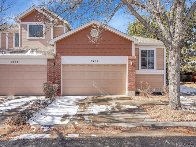 view of front facade featuring a garage