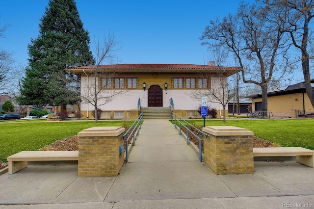 2844 Bellaire St, Denver, CO 80207 - raised ranch with a front yard