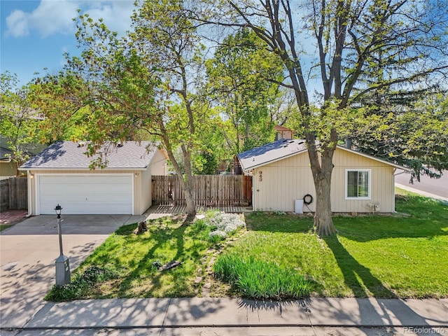 view of front facade featuring driveway and a garage