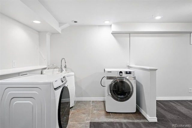 2495 S Lansing Way, Aurora, CO 80014 - laundry room with independent washer and dryer, baseboards, and recessed lighting