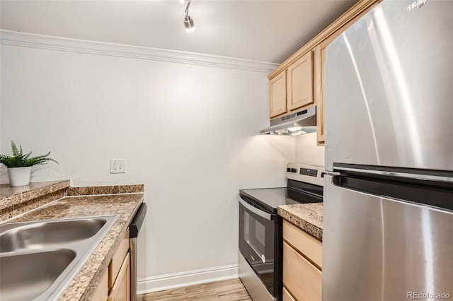 kitchen with sink, light hardwood / wood-style flooring, appliances with stainless steel finishes, crown molding, and light brown cabinetry