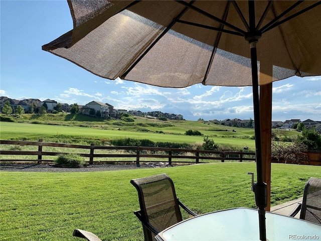 view of yard featuring a rural view