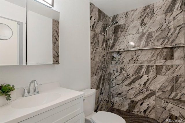 2493 S Kalispell Cir, Aurora, CO 80013 - full bathroom featuring a tile shower and vanity