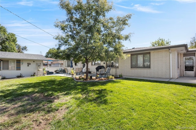 view of yard with a patio