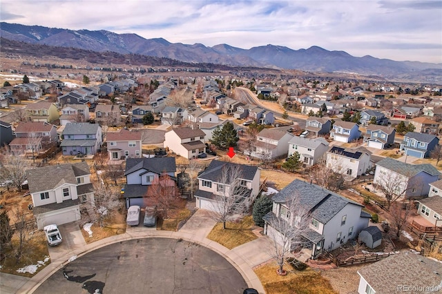 bird's eye view with a mountain view