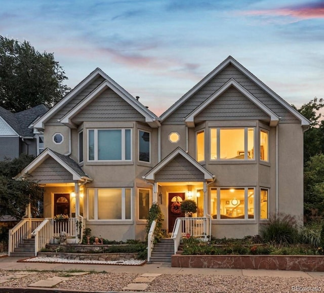 view of front facade with stucco siding