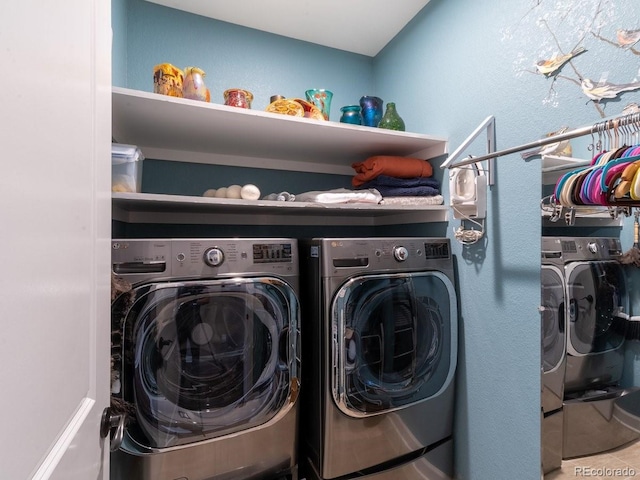 565 Pikes View Dr, Erie, CO 80516 - laundry room featuring independent washer and dryer