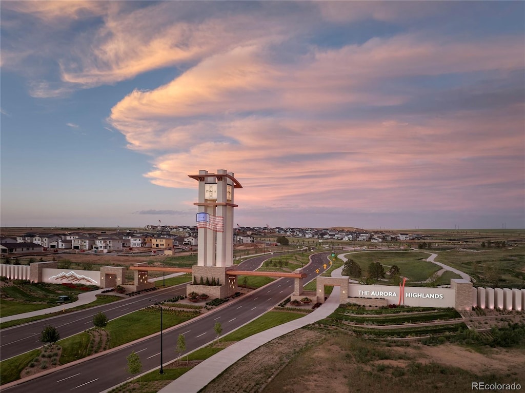 view of aerial view at dusk