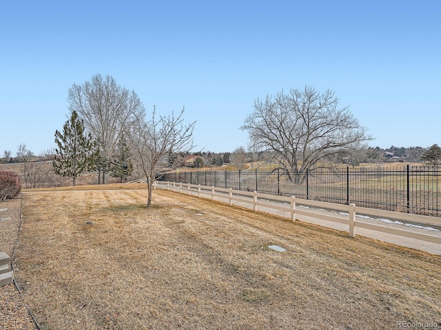 view of yard featuring a rural view