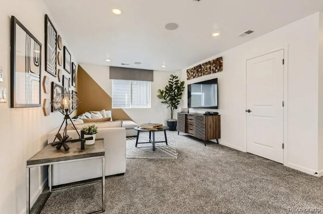 16947 W 92nd Dr, Arvada, CO 80007 - carpeted living area featuring recessed lighting and baseboards
