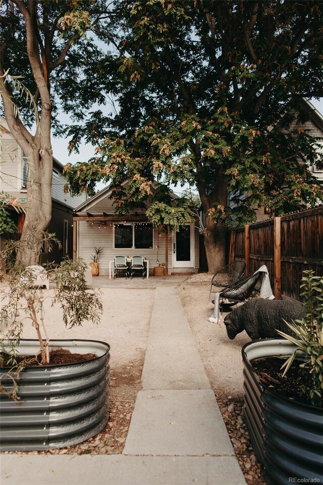 view of front facade featuring a patio area