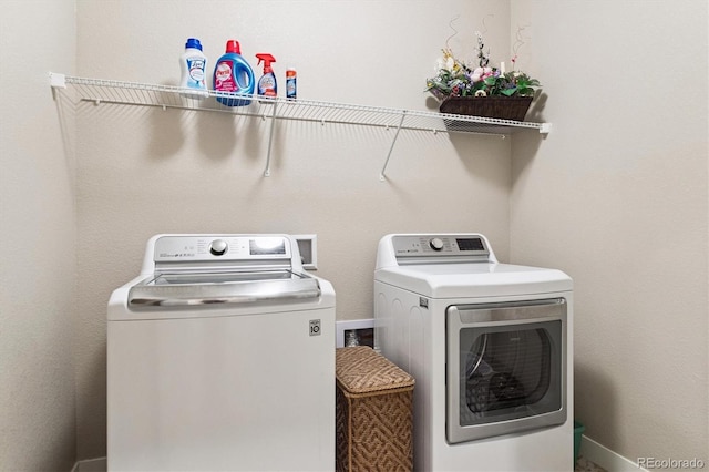 1976 Canyonpoint Ln, Castle Pines, CO 80108 - washroom featuring independent washer and dryer