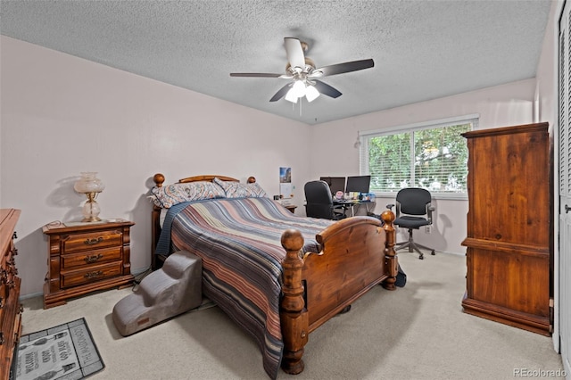 4550 E 121st Pl, Thornton, CO 80241 - bedroom featuring carpet flooring, a desk, a textured ceiling, and a ceiling fan