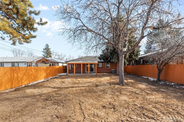 view of yard featuring a patio