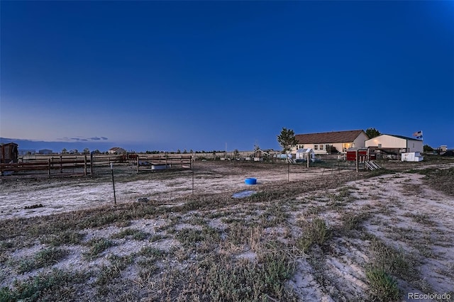 view of yard featuring a rural view