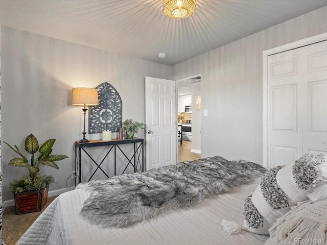 bedroom featuring a closet