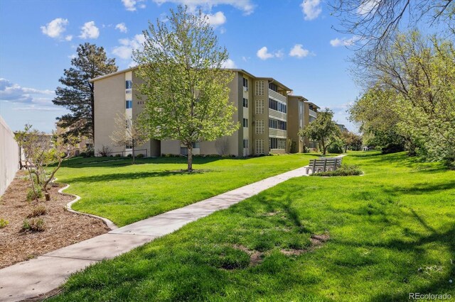 655 S Alton Way Unit 8D, Denver, CO 80247 - view of community with a yard