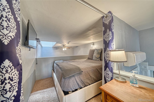 bedroom featuring carpet and ceiling fan