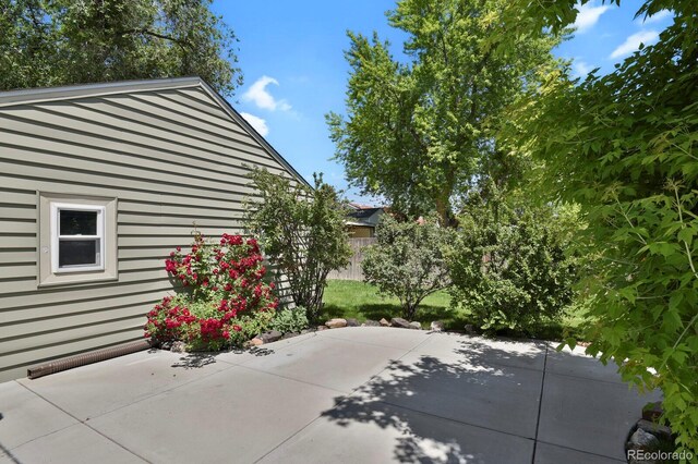 4546 S Logan St, Englewood, CO 80113 - view of patio