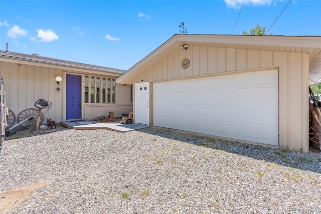 single story home with a garage